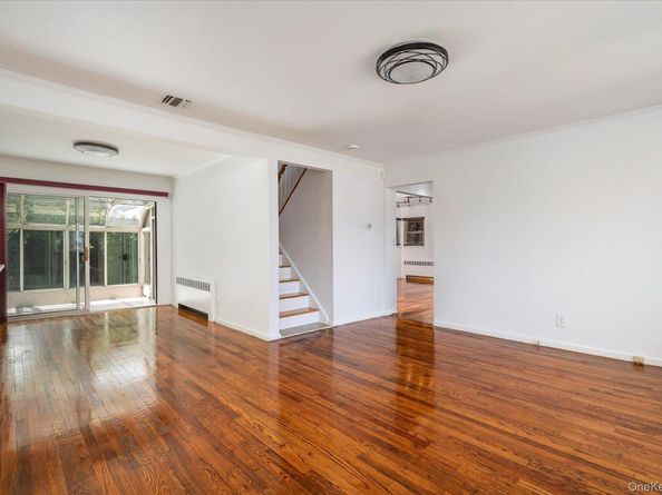 202 Gibson Boulevard, Valley Stream NY 11581