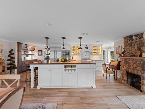 52 Hillside Road, Stony Brook NY 11790