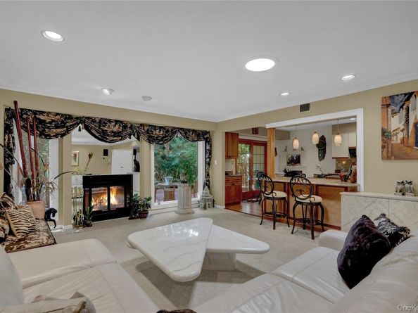 52 Boathouse Lane, Bay Shore NY 11706