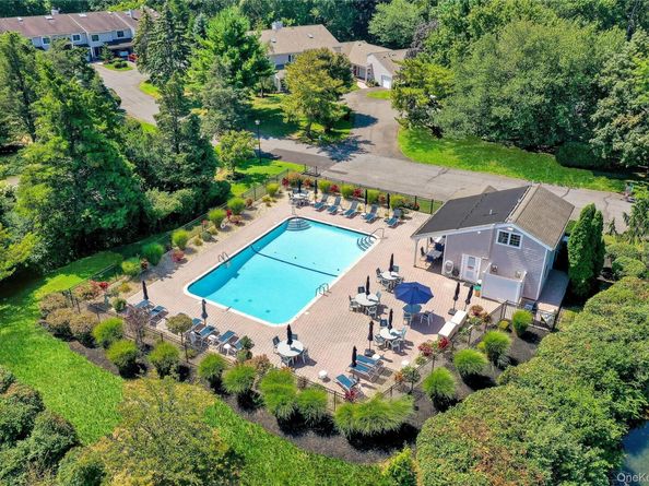 52 Boathouse Lane, Bay Shore NY 11706