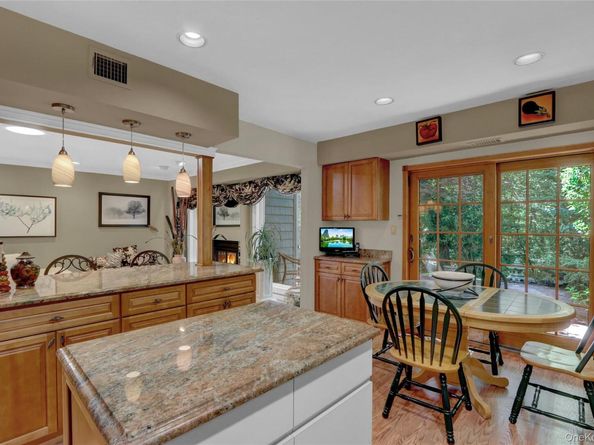 52 Boathouse Lane, Bay Shore NY 11706