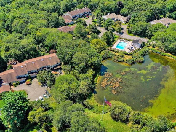 52 Boathouse Lane, Bay Shore NY 11706