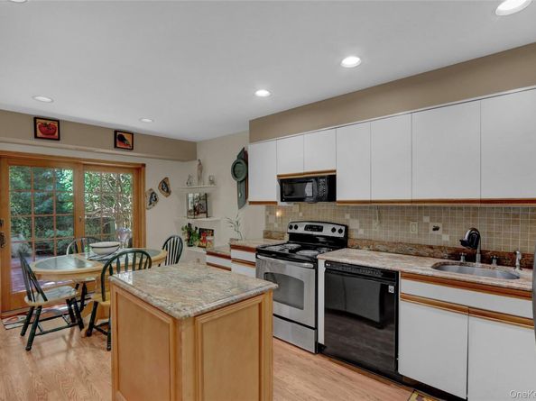52 Boathouse Lane, Bay Shore NY 11706