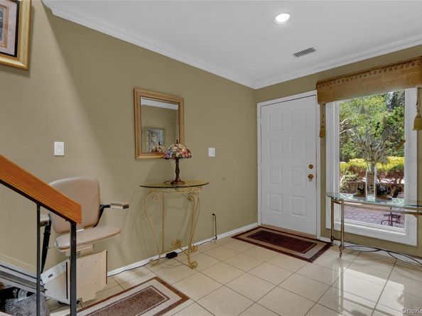 52 Boathouse Lane, Bay Shore NY 11706