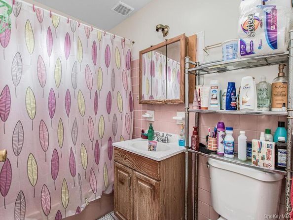 3863 Laconia Avenue, Bronx NY 10469