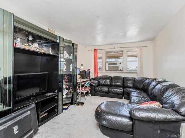 3863 Laconia Avenue, Bronx NY 10469