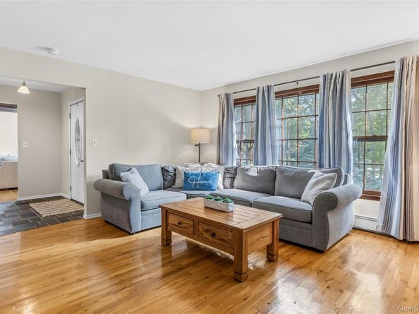 10 Woodfield Avenue, Northport NY 11768