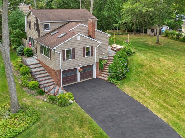 10 Woodfield Avenue, Northport NY 11768