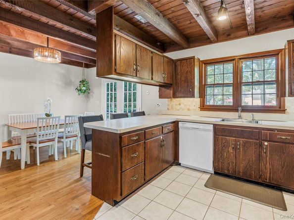 10 Woodfield Avenue, Northport NY 11768