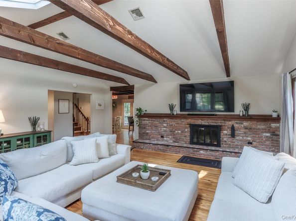 10 Woodfield Avenue, Northport NY 11768