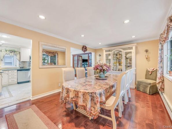 32 Albert Street, Hicksville NY 11801