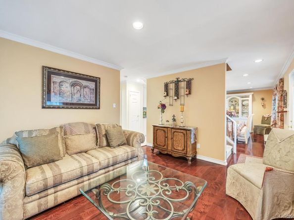 32 Albert Street, Hicksville NY 11801
