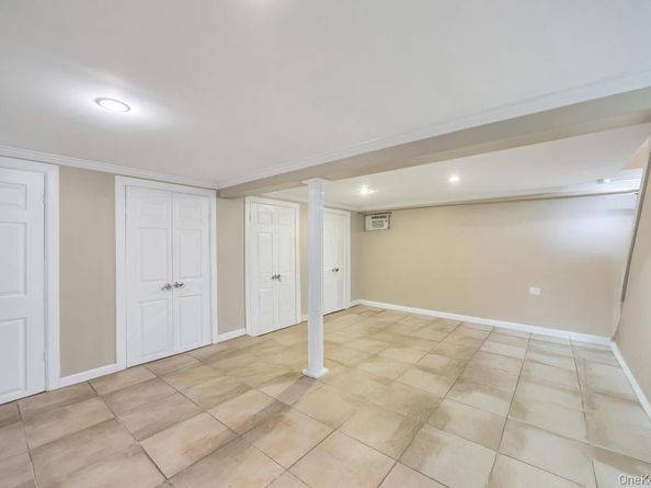 32 Albert Street, Hicksville NY 11801