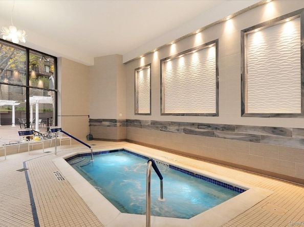 1 Bay Club Drive 8J, Bayside NY 11360