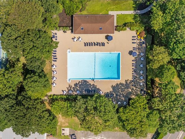 3111 Bluffs Drive S, Baiting Hollow NY 11933