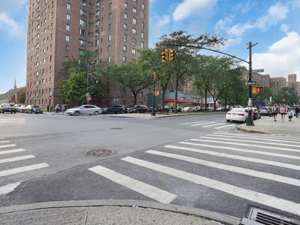 1922 McGraw Avenue 6I, Bronx NY 10462