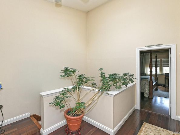 226 Oakview Avenue, Oceanside NY 11572