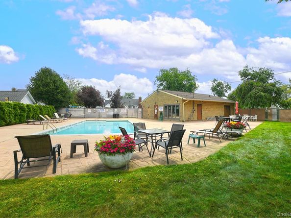 226 Oakview Avenue, Oceanside NY 11572