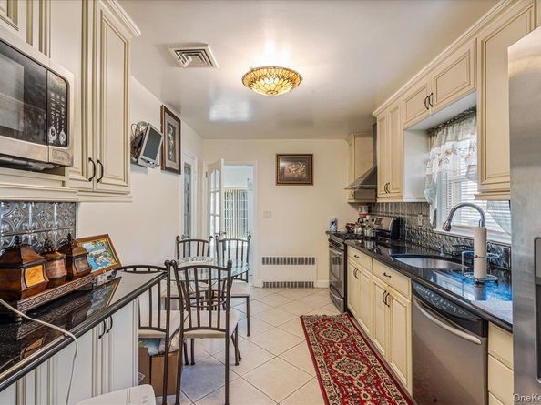 289 Park Avenue, Roosevelt NY 11575