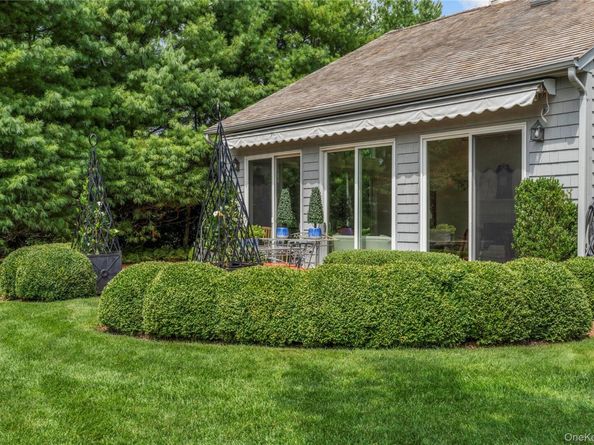 30 Huckleberry Lane, East Hampton NY 11937