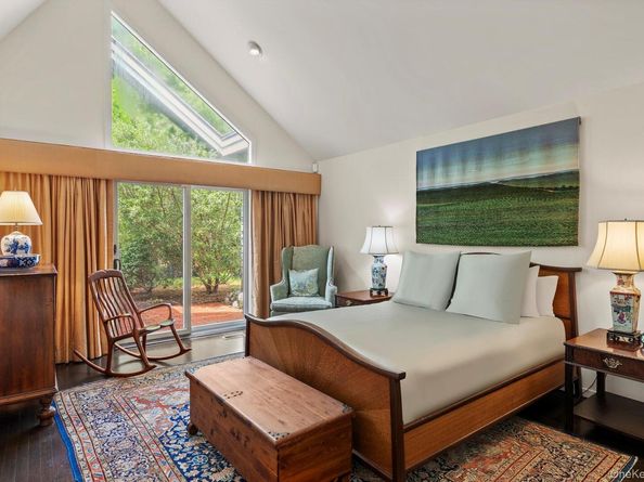 30 Huckleberry Lane, East Hampton NY 11937