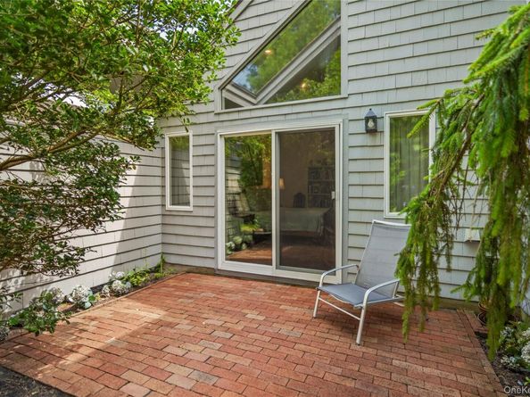30 Huckleberry Lane, East Hampton NY 11937