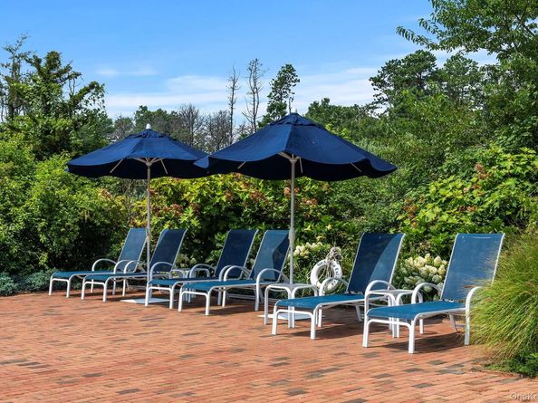 30 Huckleberry Lane, East Hampton NY 11937