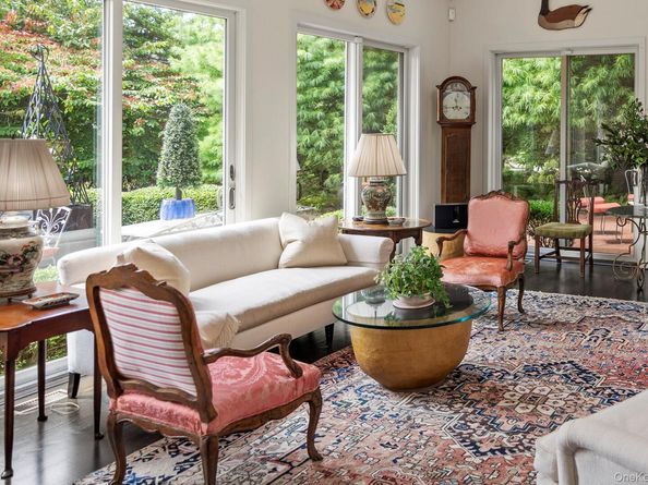 30 Huckleberry Lane, East Hampton NY 11937