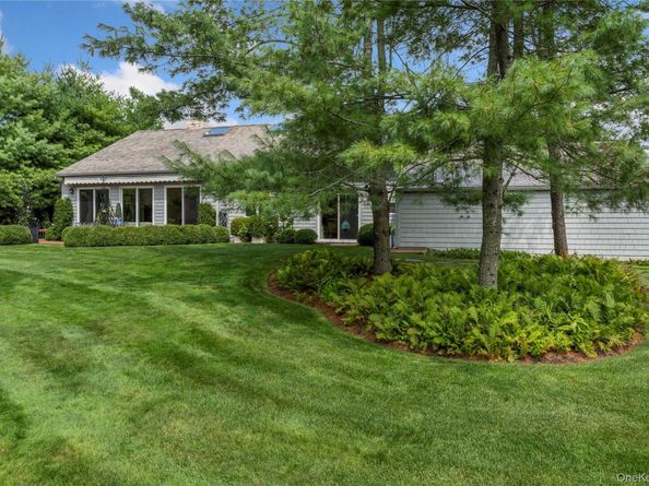 30 Huckleberry Lane, East Hampton NY 11937