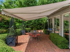 30 Huckleberry Lane, East Hampton NY 11937