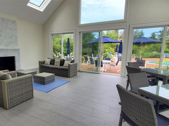 30 Huckleberry Lane, East Hampton NY 11937