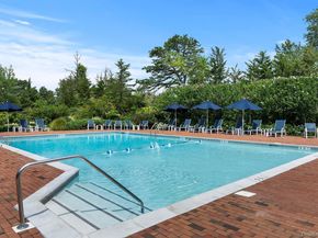 30 Huckleberry Lane, East Hampton NY 11937