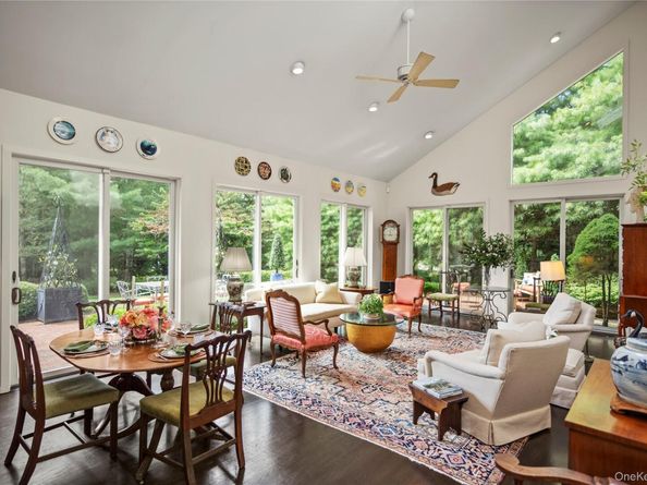 30 Huckleberry Lane, East Hampton NY 11937