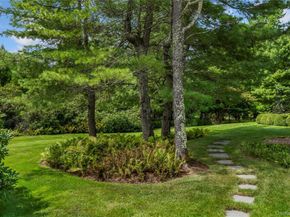 30 Huckleberry Lane, East Hampton NY 11937