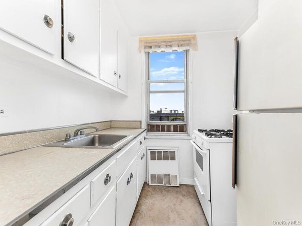 1425 Thieriot Avenue 6C, Bronx NY 10460