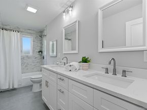 15 Byfield Place, Melville NY 11747