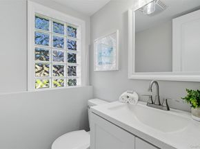 15 Byfield Place, Melville NY 11747