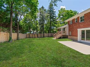 15 Byfield Place, Melville NY 11747
