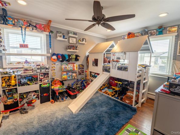 110 Stirling Avenue, Freeport NY 11520