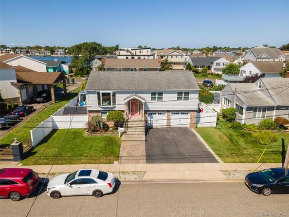 110 Stirling Avenue, Freeport NY 11520