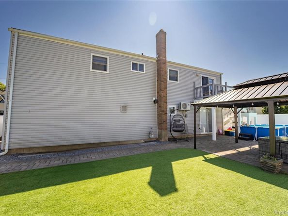 110 Stirling Avenue, Freeport NY 11520