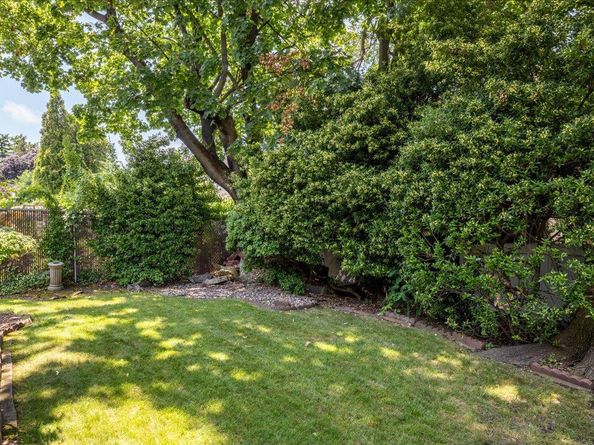 994 S End, Woodmere NY 11598