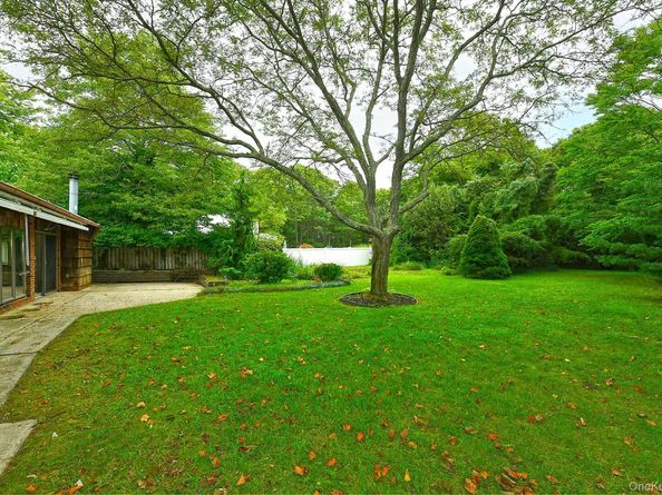 203 10th Avenue, Holtsville NY 11742