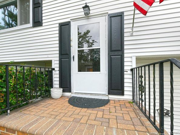 203 10th Avenue, Holtsville NY 11742