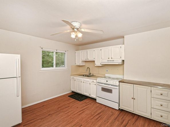 203 10th Avenue, Holtsville NY 11742