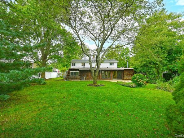 203 10th Avenue, Holtsville NY 11742