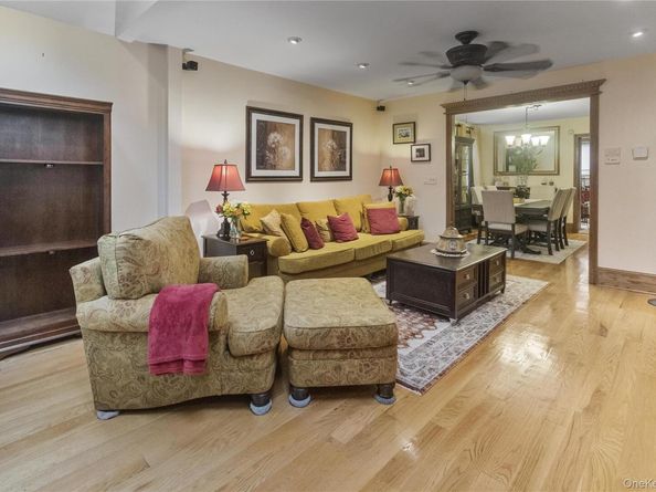 6924 68th Place, Glendale NY 11385