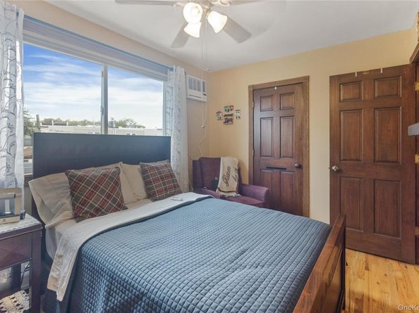 6924 68th Place, Glendale NY 11385