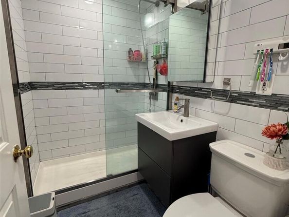 808 Brook Avenue 9B, Bronx NY 10451