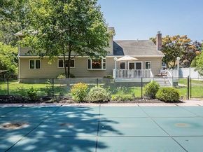 32 Merrivale Drive, Smithtown NY 11787